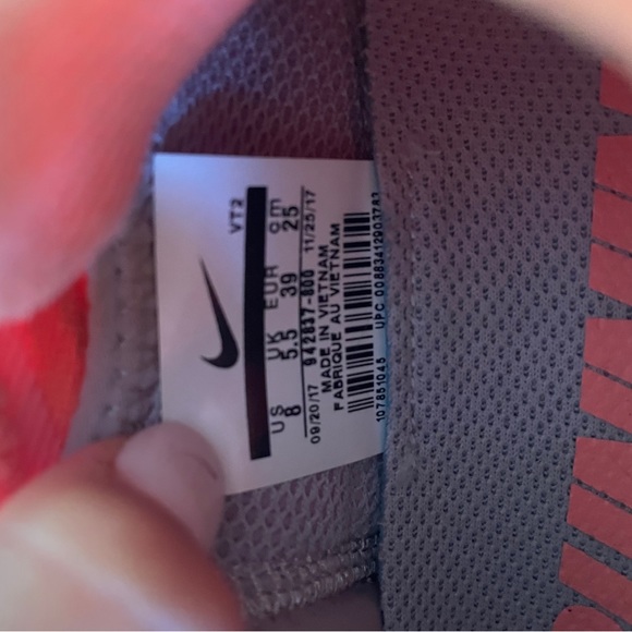 Women’s Nike size 8, like new without tags. - Picture 5 of 5